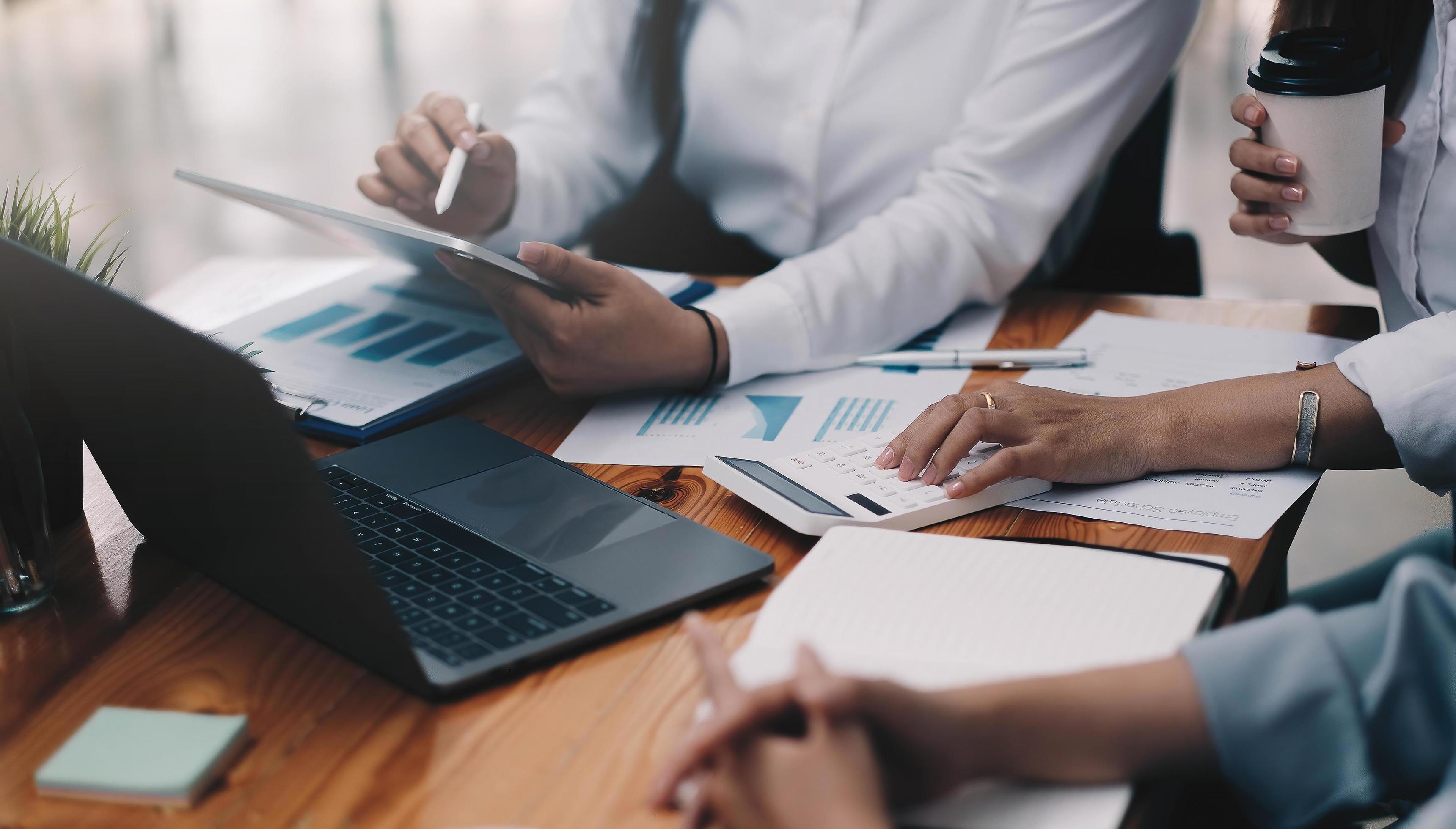 young-of-business-people-meeting-conference-discussion-corporate-free-photo